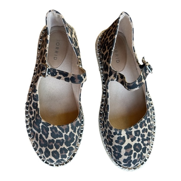 Torrid CANVAS ESPADRILLE FLAT - LEOPARD Print Buckle Closure Wide Width Size 9 - Picture 3 of 11